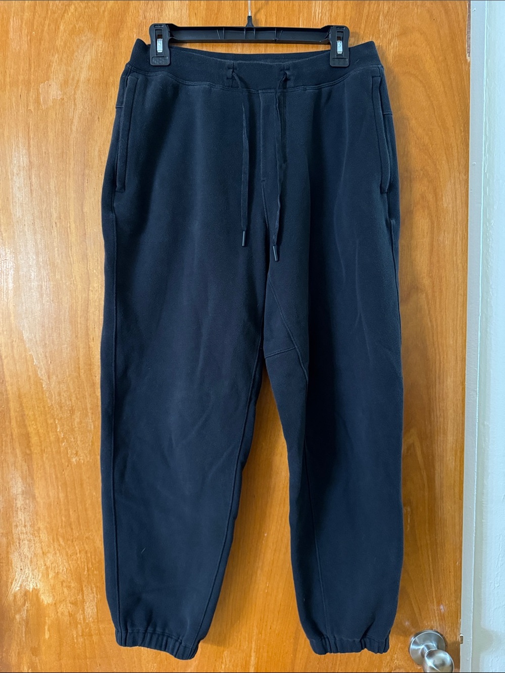 Lululemon Men's Black Jogger Sweatpants - Classic Comfort